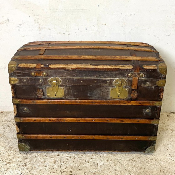 Image 1 of Large vintage 1930s travel trunk