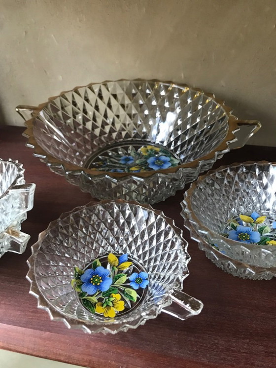 Image 1 of Franse punchschaal met kommetjes, geslepen glas met verchroomde rand 