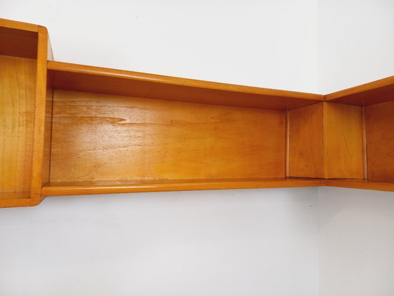 Image 1 of Vintage houten hoekwandplank uit de jaren 60/70