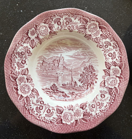 Image 1 of Set van 6 diepe schalen met een romantische rood-witte afbeelding.