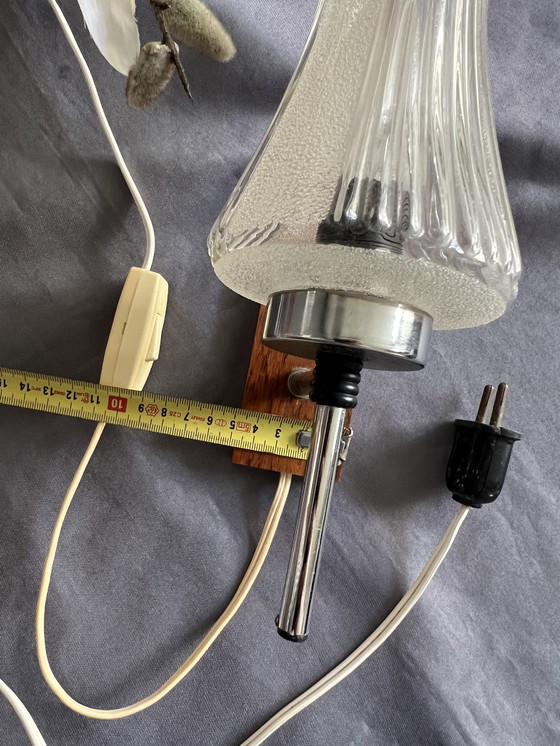 Image 1 of Lampada da parete in stile scandinavo con paralume in vetro semisabbiato