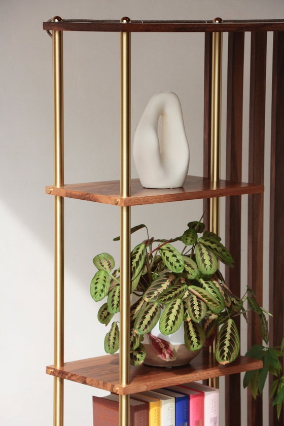 Image 1 of Divisorio per ambienti illuminato - Noce e ottone