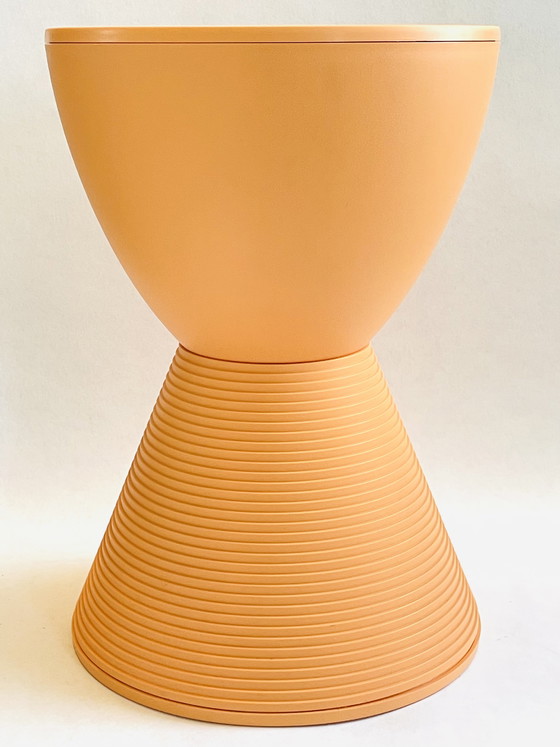 Image 1 of Kartell - Philippe Starck - Ensemble de 2 tabourets/tables d'appoint Prince AHA avec rangement