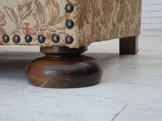 Image 1 of Dänisches 2-Sitzer-Sofa aus den 1950er Jahren, beiger/brauner Möbelstoff, Eichenholz.