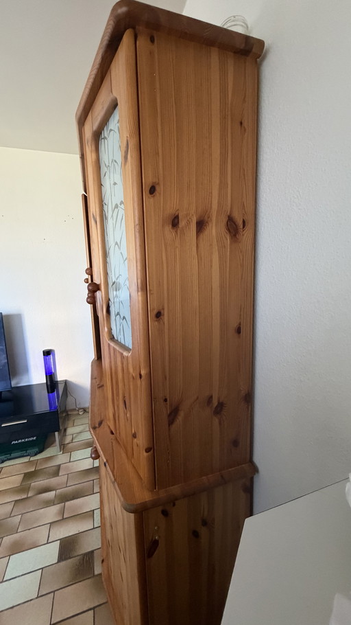 Vintage-Vitrine 180 € (Preis verhandelbar)