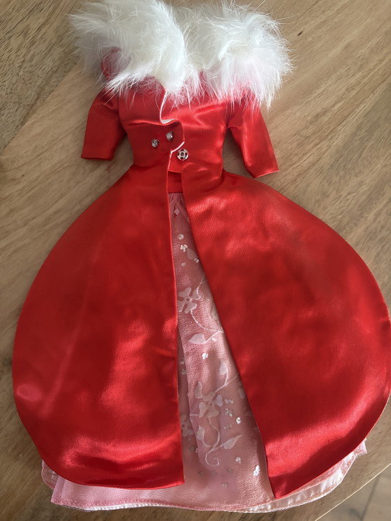 Image 1 of Barbie vintage avec plein de vêtements
