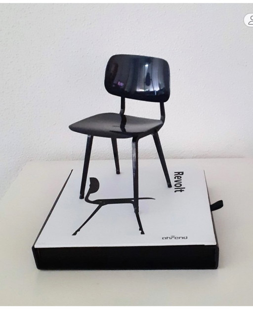 Miniatuur stoel Revolt (Hay) 