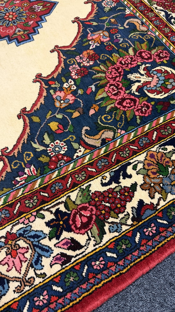 Image 1 of Original Persian carpet Bachtiar/Bakhtiar nomad carpet fine & as good as new 245x155 cm