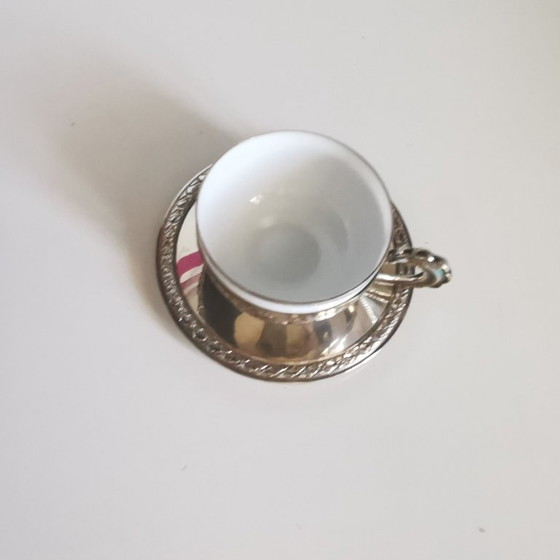 Image 1 of Tasse ancienne en verre opalin