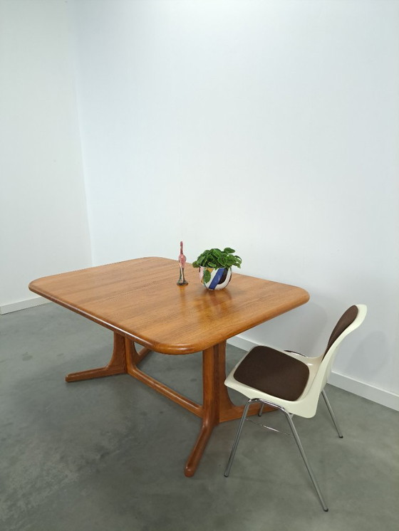 Image 1 of XL Table de salle à manger danoise en teck extensible