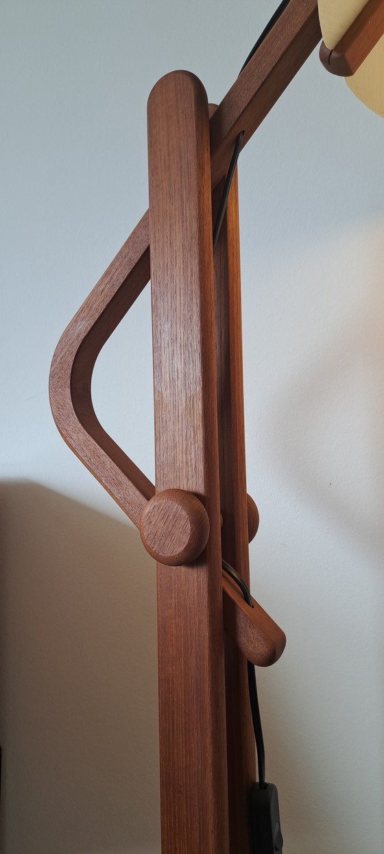 Image 1 of Lampada da terra Domus in legno – Lampada di design regolabile – Stile scandinavo di metà secolo