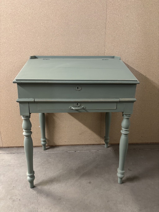 Brocante bureau / lessenaar / schrijftafel