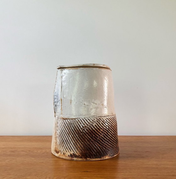 Image 1 of Jarrón o maceta grande y singular con tapa, obra de Petri Voet, década de 1990.