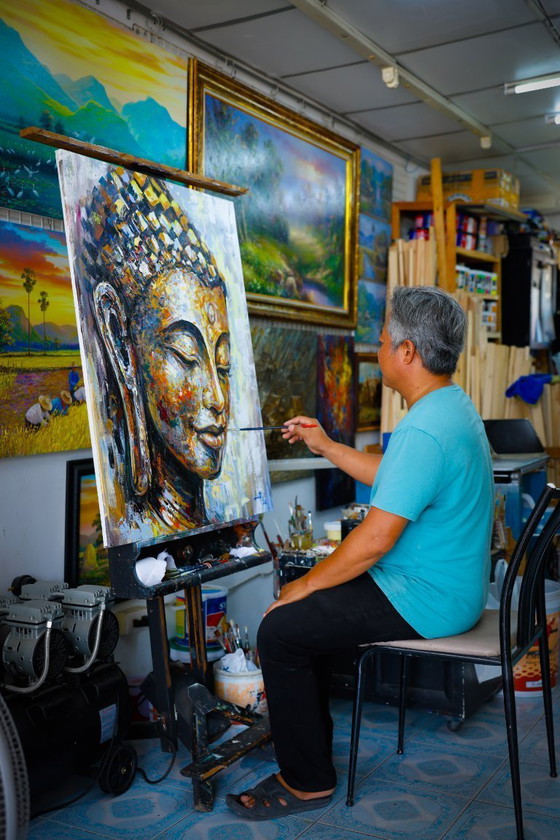 Image 1 of Unique hand-painted Buddha painting “Golden Serenity” – Seksak Jaichumchen – 80×100 cm