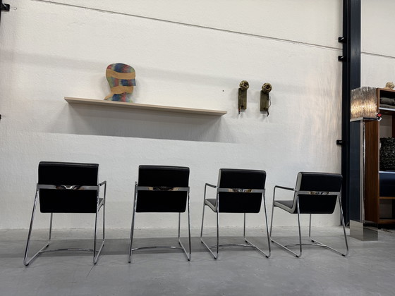 Image 1 of 4 sillas de comedor Leolux Spring Orchid en piel Black Dawn