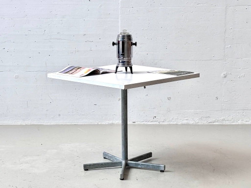Table de jardin Schaffner vintage, Suisse – bijzettafels, Chrome (photo 2 of 15)