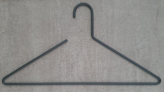 Image 1 of Conception authentique – Ensemble de cintres fins et crochets en S Lind DNA (4 pièces)