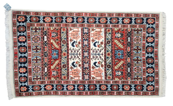 Image 1 of Allegro tappeto orientale in lana annodato a mano con motivi floreali e animali, Tunisia, 90x155 cm.