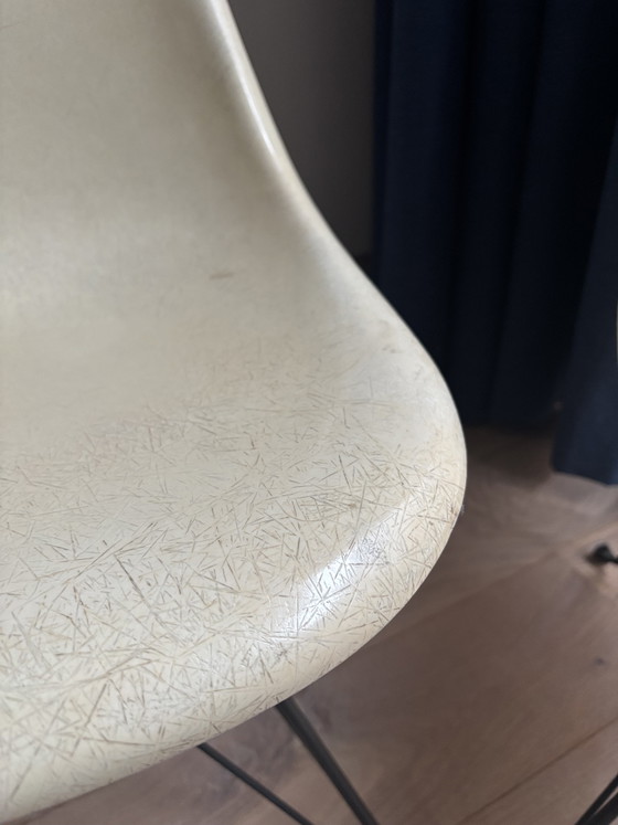 2x Chaises d'appoint Vintage Eames Miller DSR en fibre de verre – Parchment – Herman Miller (photo 4 of 9)