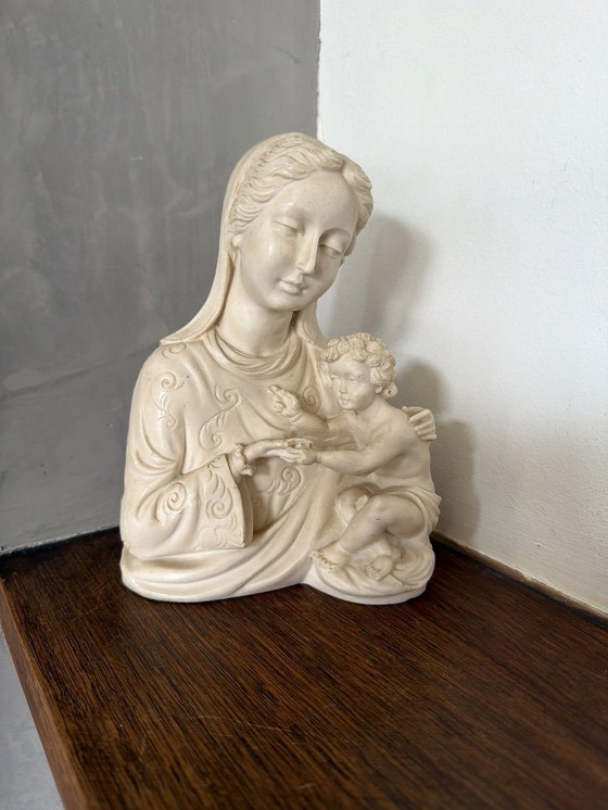 Image 1 of Vintage Madonna beeld met kind 