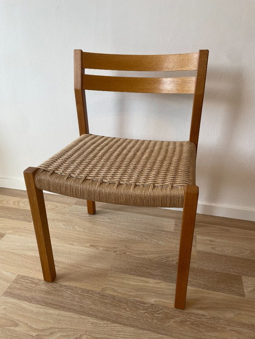 2 chaises J.L. Møller, modèle 401