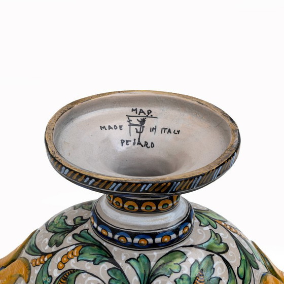 Image 1 of Vaso a due manici di manifattura Maiolica Artistica Pesarese "MAP" 1920.