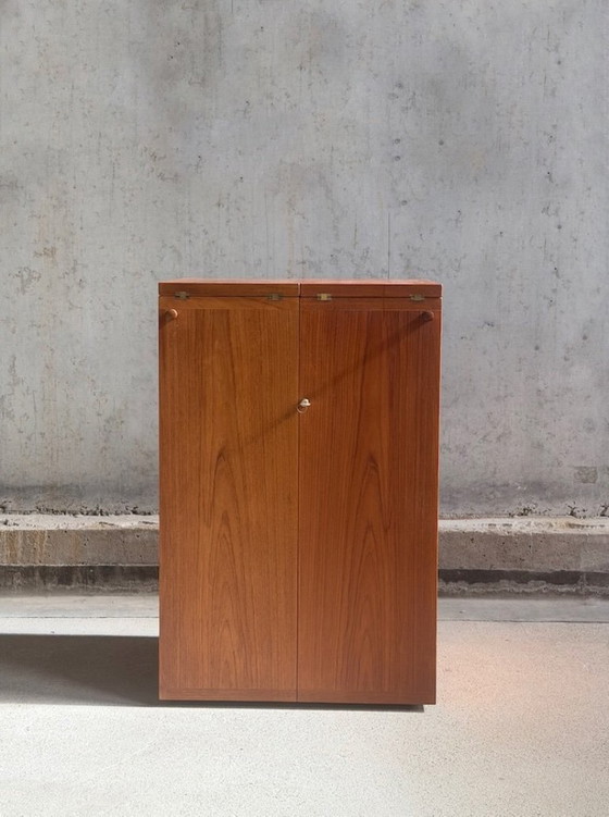 Captain's Bar di Reno Wahl Iversen per Dyrlund, Danimarca anni '60 – Mobile bar, Plastica, Legno (photo 2 of 10)