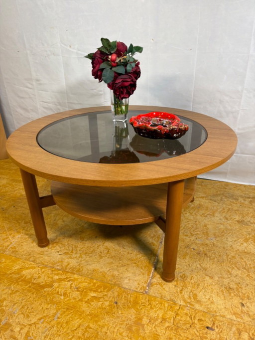 Mid-Century Retro Vintage Round Coffee Table by Schreiber (1960–1970)  A stylish mid-century Scandinavian Design