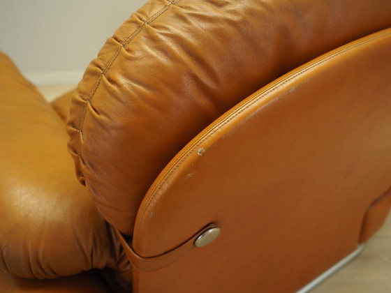 Image 1 of Fauteuil orange, design de l'âge de l'espace, années 1960, production : Italie