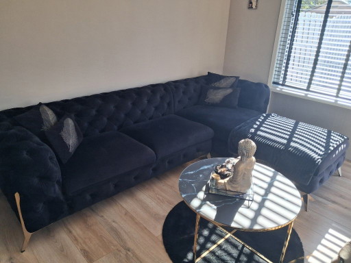 Wunderschönes Velours-/Wildleder-Ecksofa