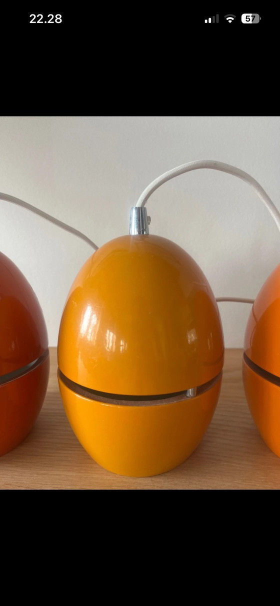 Set of 4 Vintage Space Age "Egg" Pendant Lamps – 1970s Pop Art Design – Metal (photo 10 of 11)