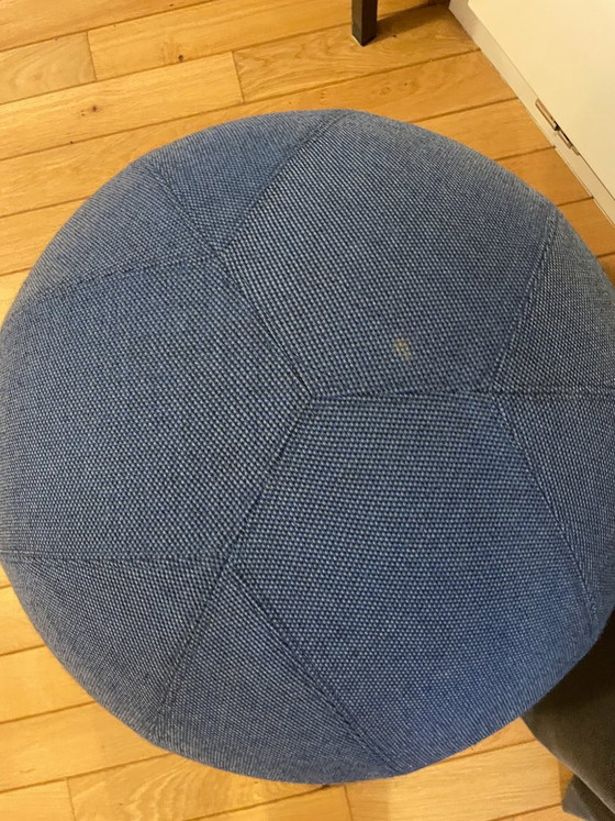 Materia, Boullée palla da seduta, blu con base metallica, Poggiapiedi e pouf, Tessile, Metallo, Modern (foto 4 di 7)