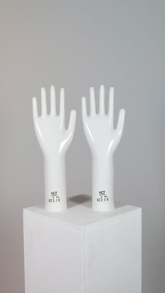 Image 1 of Coppia di mani in porcellana vintage, portagioie, arredamento industriale