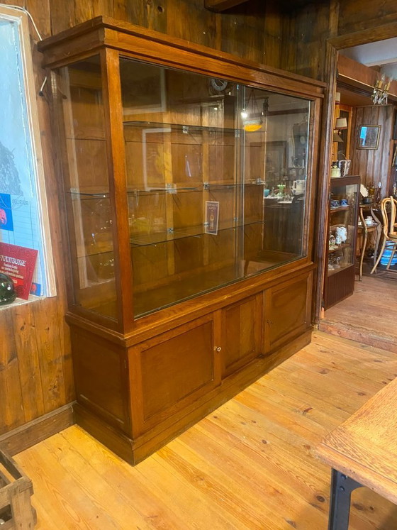 Image 1 of Escaparate de una tienda de la década de 1930.