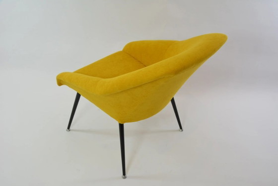 Image 1 of Gele schelpstoel