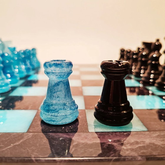 Image 1 of Jeu d'échecs de luxe vintage des années 1970 en véritable albâtre de Volterra sculpté à la main - Noir et bleu ciel - Fabriqué e