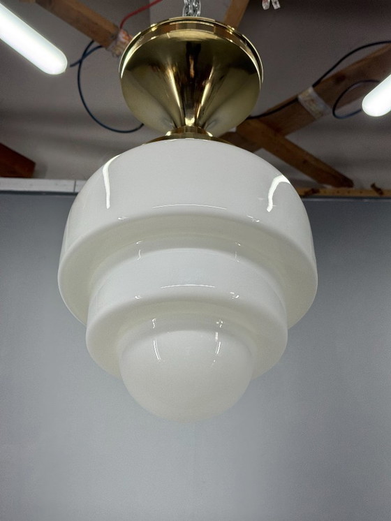 Image 1 of Plafonnier Art Déco en laiton et verre opalin des années 1930, République tchèque