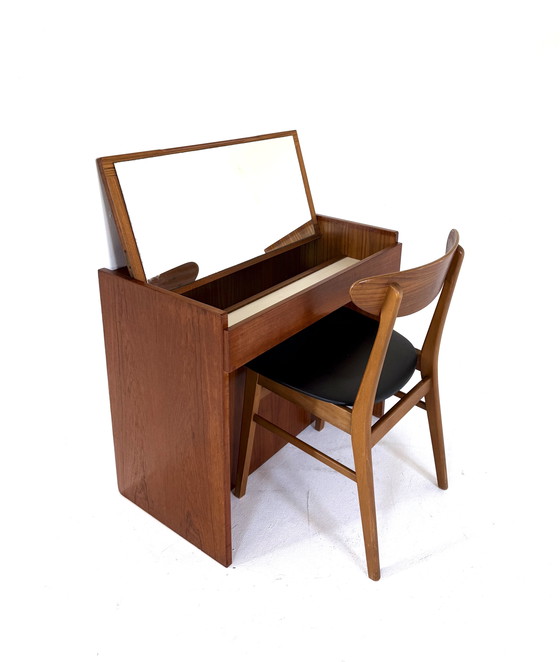 Image 1 of Tavolo da trucco/toletta danese vintage in teak, anni '60