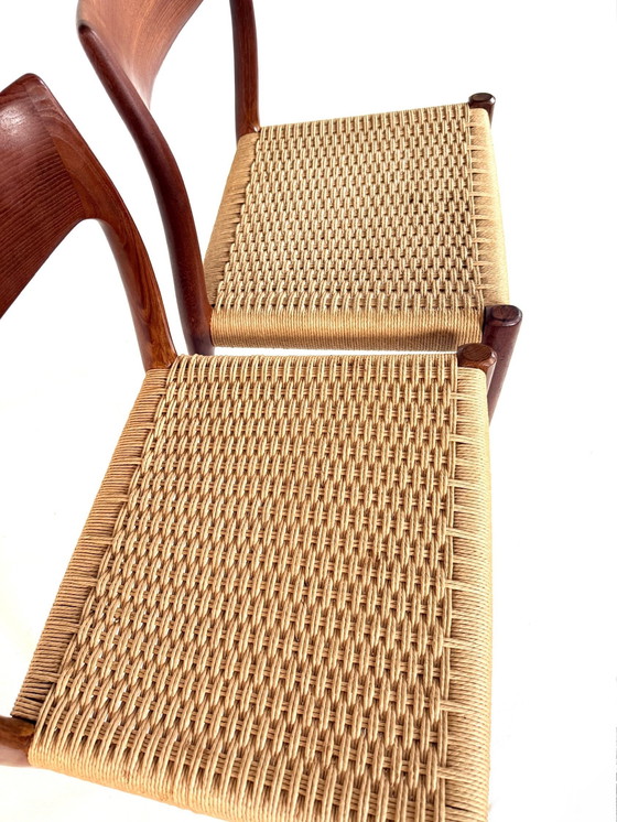 Image 1 of Due sedie da pranzo vintage, modello n. 77, di Niels Otto Møller negli anni '70