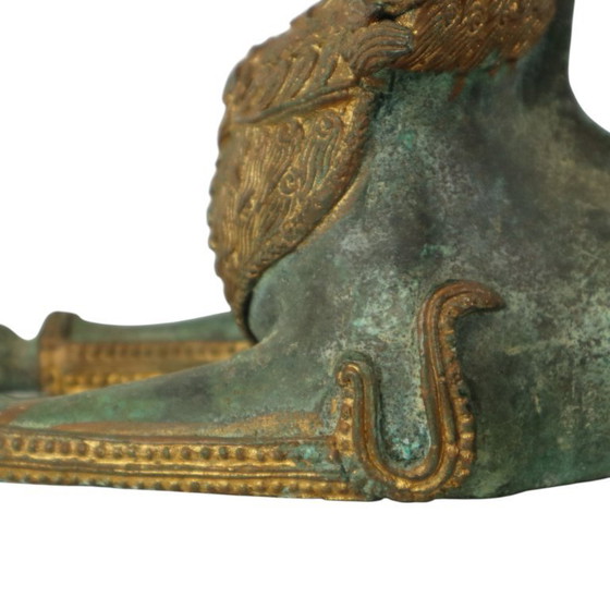 Image 1 of Grande Leone del Tempio in bronzo dorato