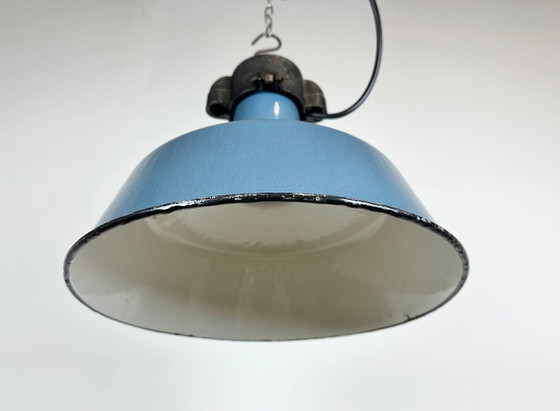 Image 1 of Lampada da fabbrica industriale in smalto blu con parte superiore in ghisa, anni '60