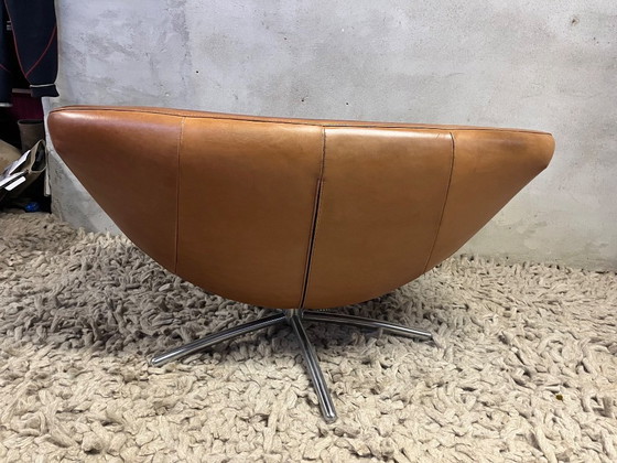 Image 1 of Etichetta GIGI Gerard van den Berg, pelle cognac con base girevole in acciaio inossidabile