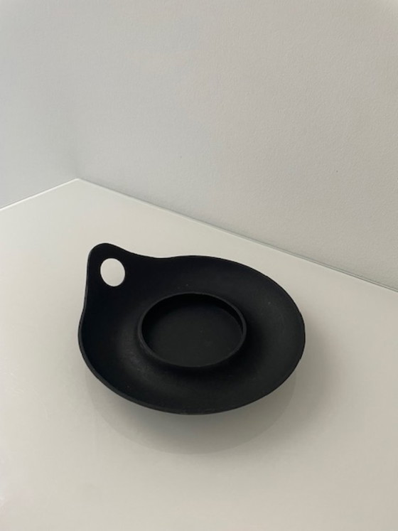 Image 1 of Portacandele dal design moderno in alluminio verniciato a polvere nero.