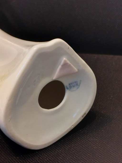 Gestileerd porseleinen beeldje van "Zittende kat", ontwerp Jaroslav Jezek 1963, uitvoering Royal Dux, Bohemen