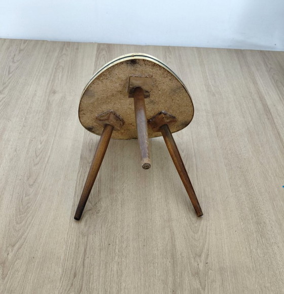 Image 1 of Table d'appoint des années 50