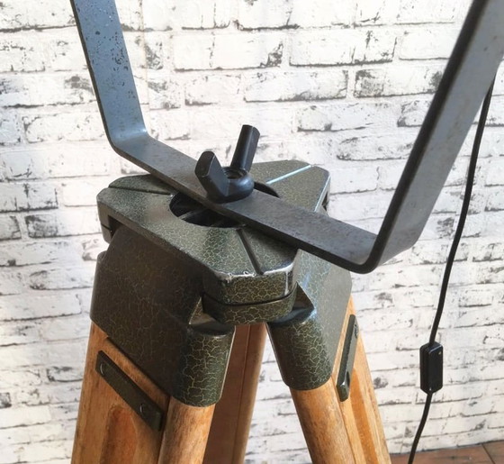Image 1 of Grande faretto grigio vintage su treppiede in legno, anni '60