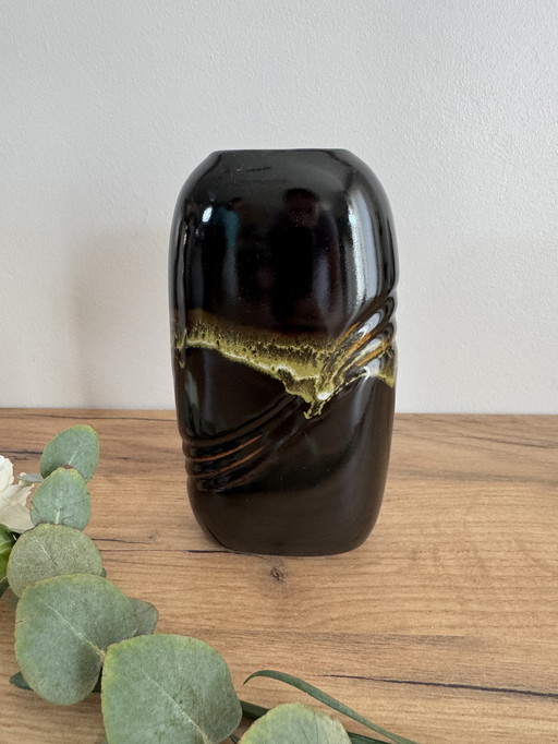 Vintage Taiwan vase