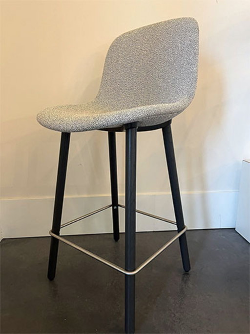 Hay NEU 12 BAR STOOL LOW