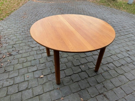 Modern solid oak table, adjustable