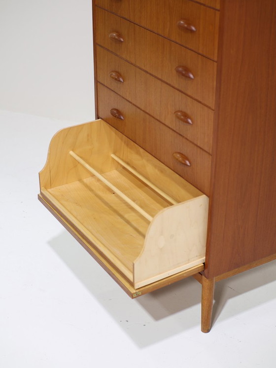 Image 1 of Commode haute étroite en teck avec étagère à chaussures, style danois vintage.